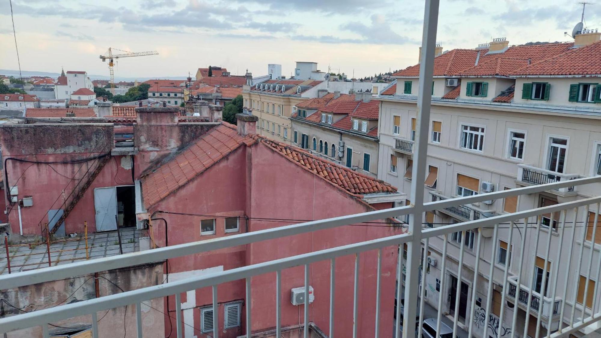 ספליט Room With Private Toilet And Balcony In City Center In Shared Apartment מראה חיצוני תמונה